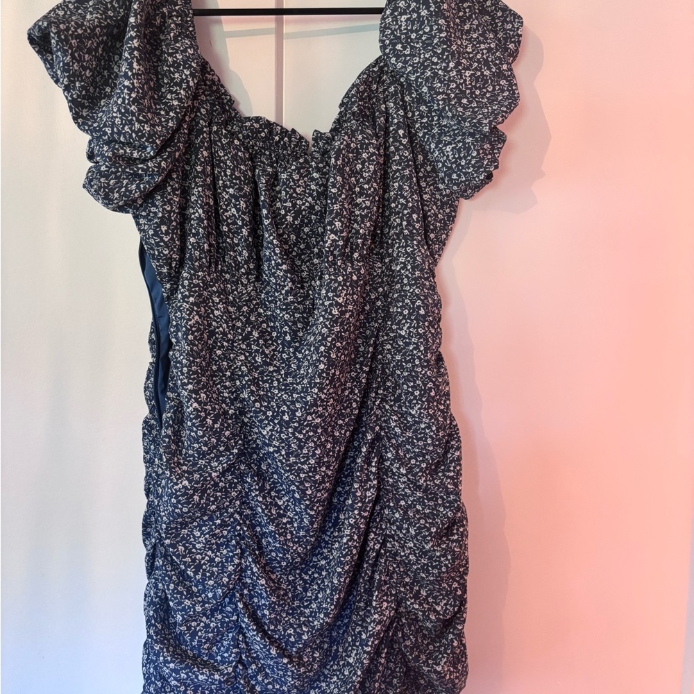 Floral Ruched Dress - Picture 3 of 3